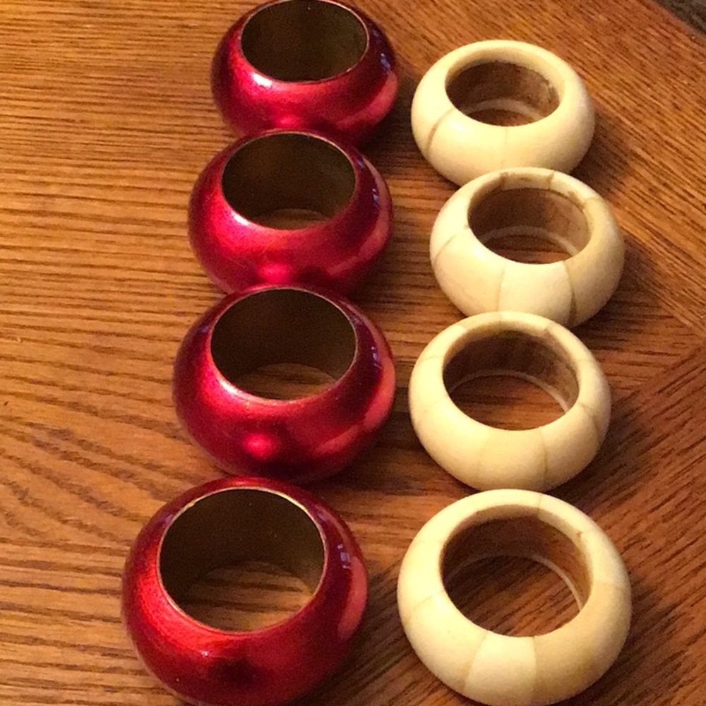 Set of 8 Holiday napkin rings
